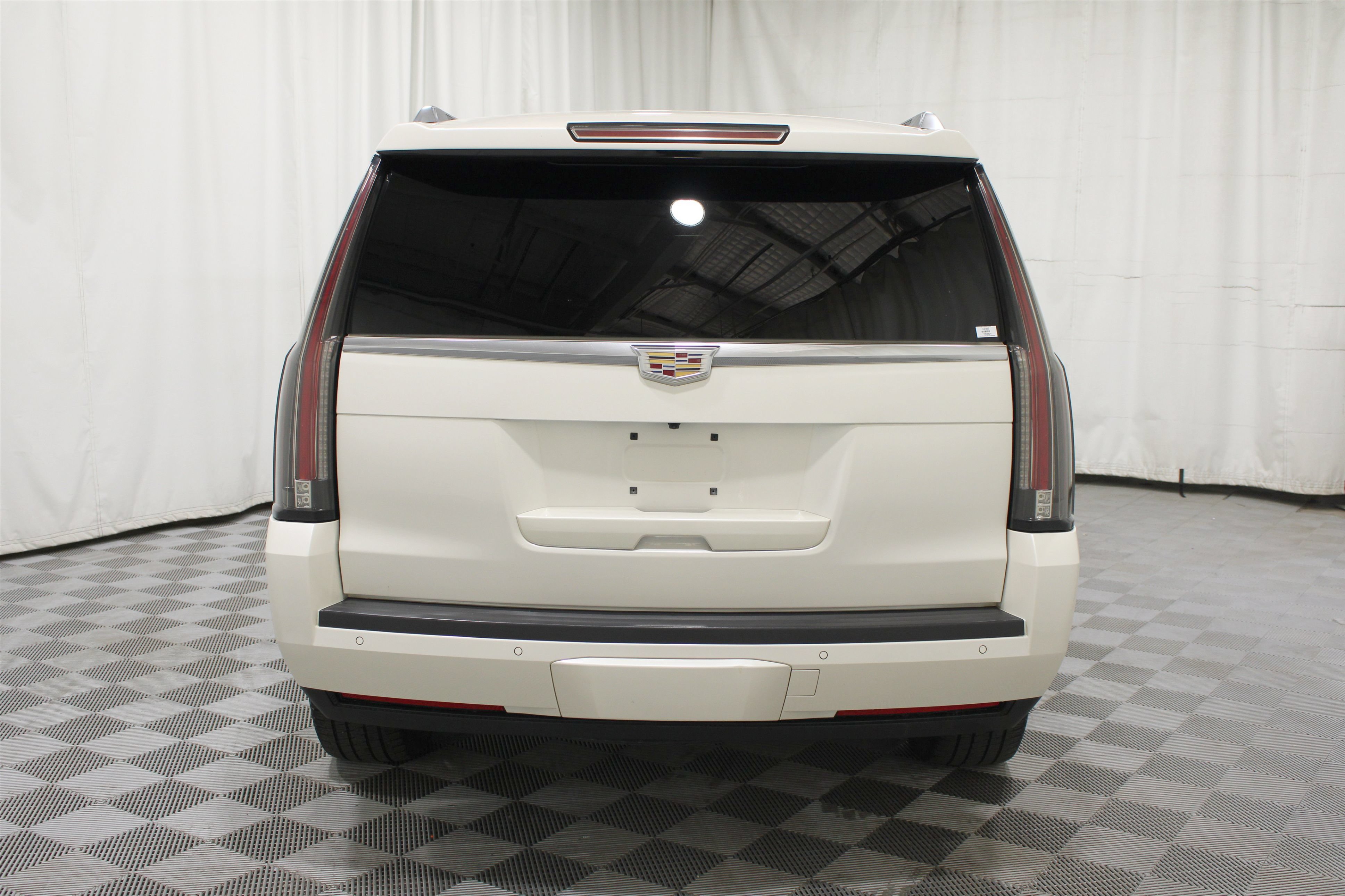 Used 2015 Cadillac Escalade Premium AWD/4WD image 36