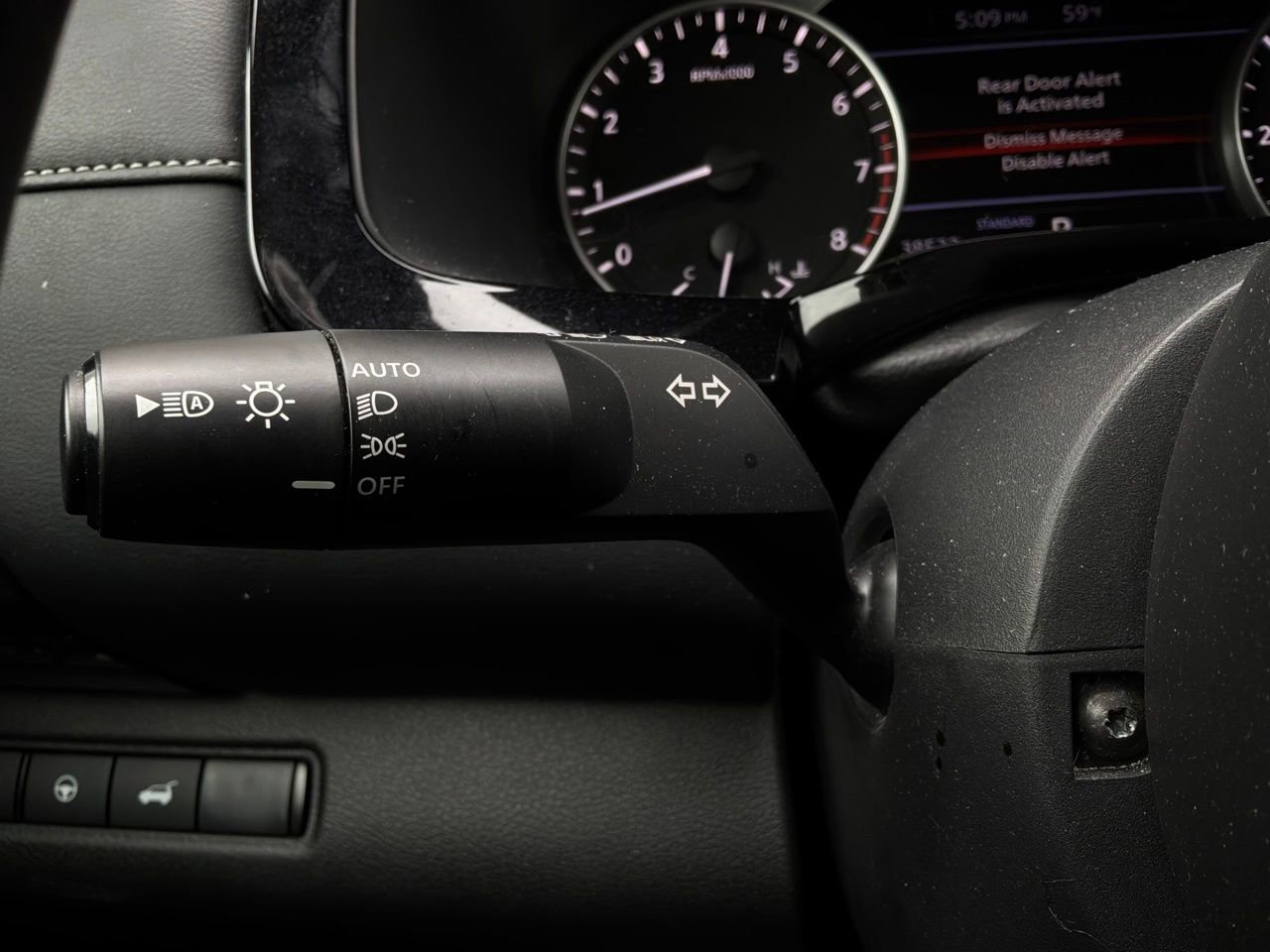 Used 2025 Nissan Pathfinder SV FWD image 38