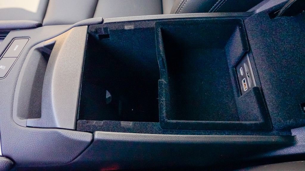 Used 2025 Cadillac XT6 Luxury FWD image 28