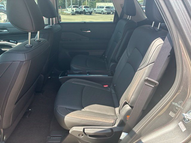 New 2026 Nissan Pathfinder SL w/ SL Premium Package FWD image 8