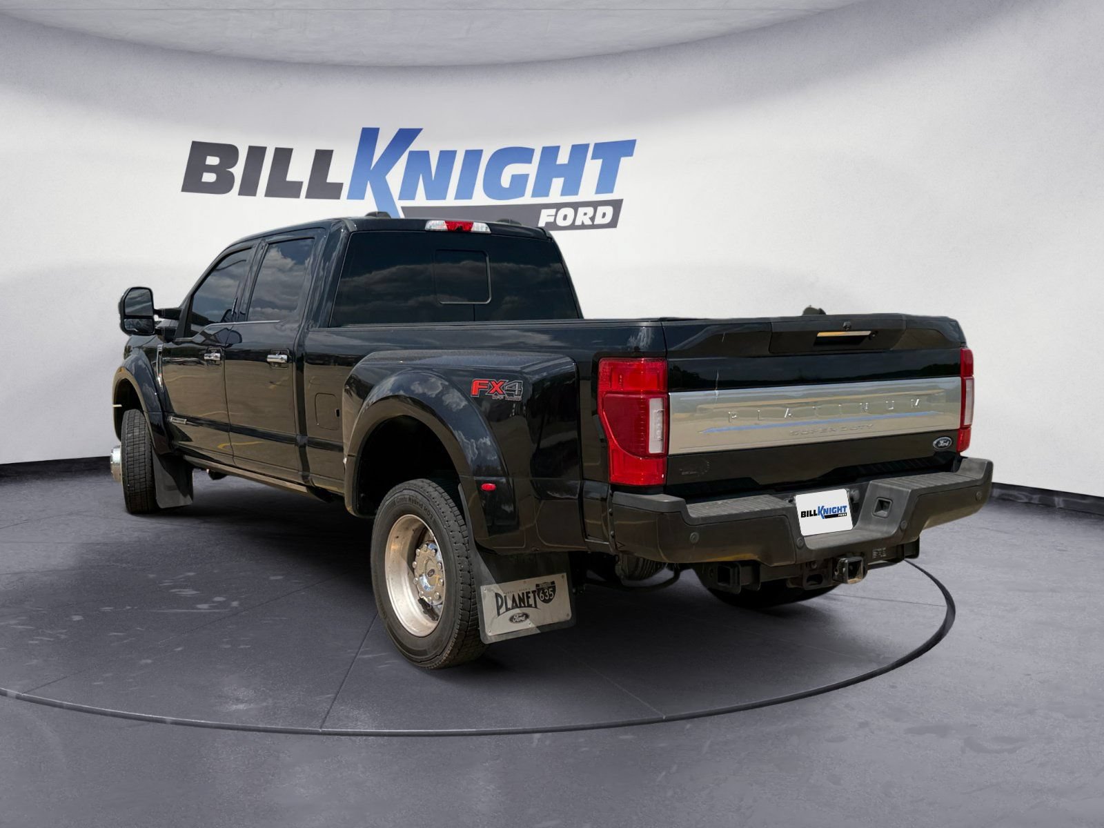 Used 2022 Ford F450 Platinum w/ FX4 Off-Road Package AWD/4WD image 3
