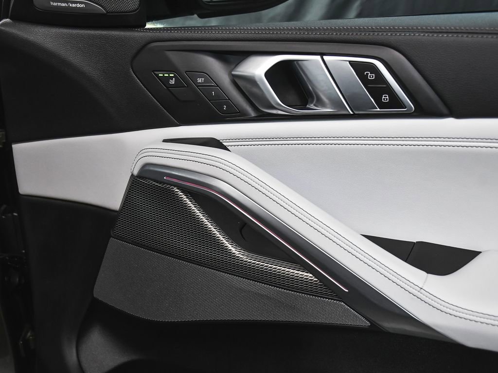 Used 2023 BMW X6 xDrive40i w/ Executive Package image 16