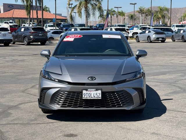 Used 2025 Toyota Camry SE AWD/4WD image 2