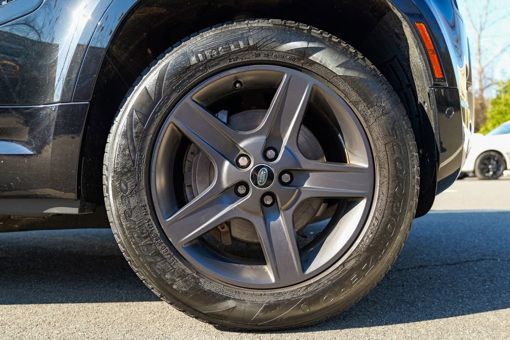 Used 2023 Land Rover Defender 110 X-Dynamic SE AWD/4WD image 12