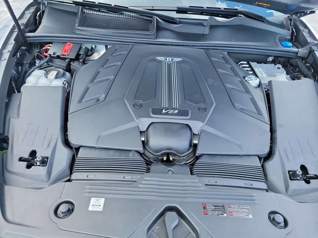 Used 2021 Bentley Bentayga AWD/4WD image 30