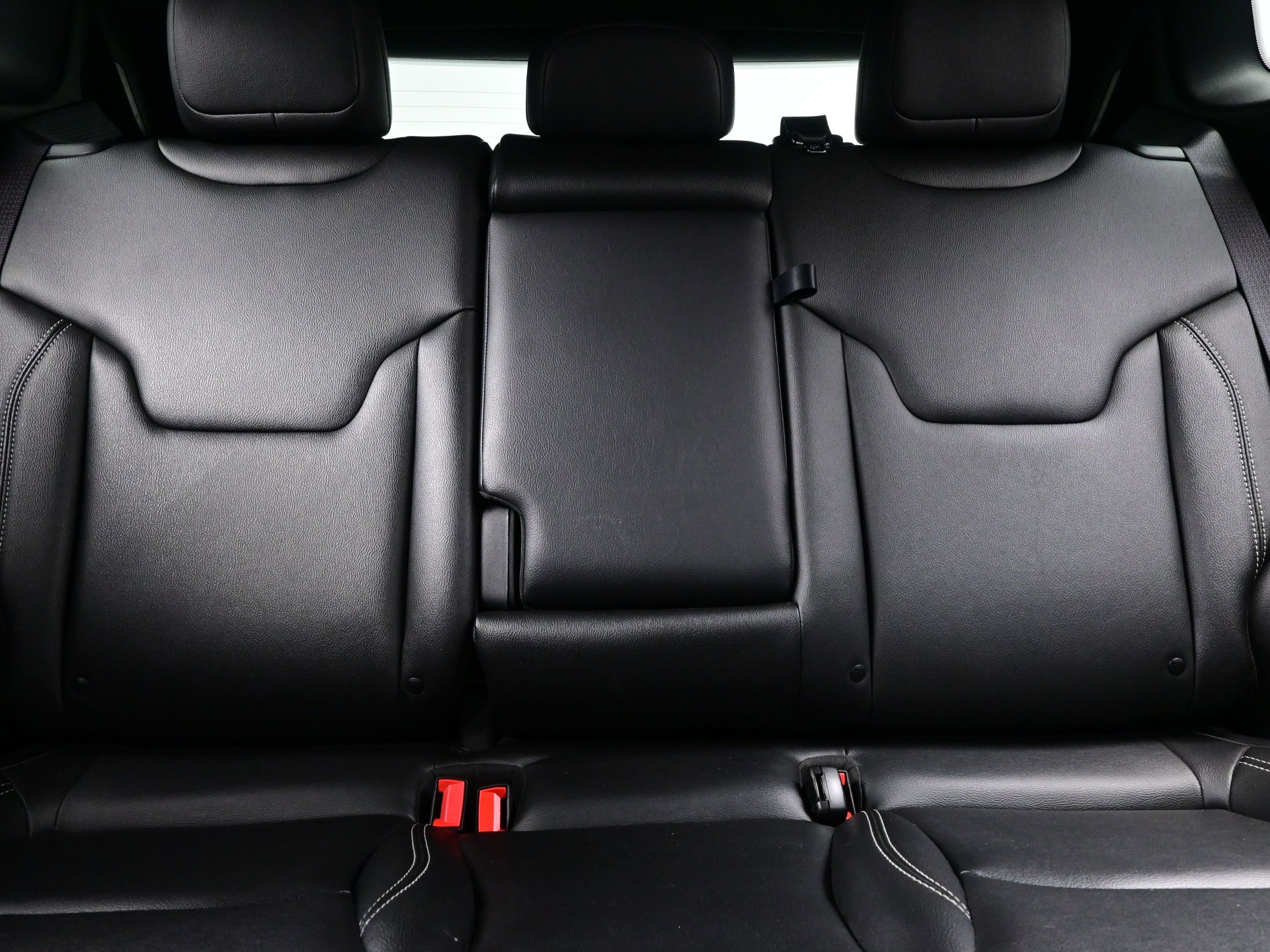 Used 2025 Jeep Compass Limited image 16