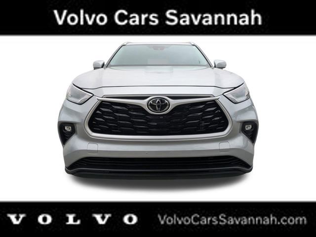 Used 2022 Toyota Highlander XLE image 11