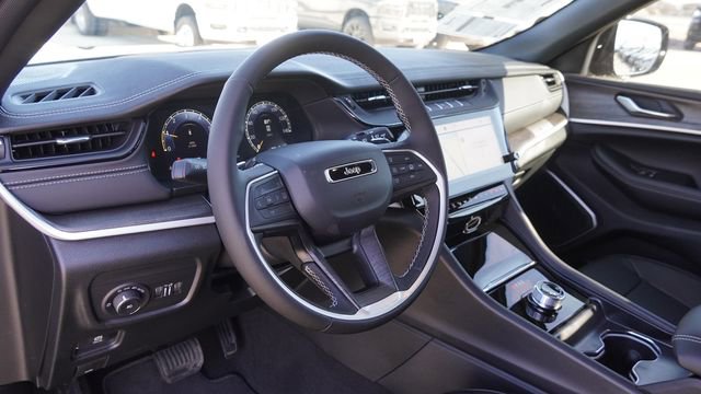 New 2026 Jeep Grand Cherokee Limited w/ Limited Altitude Package RWD image 18