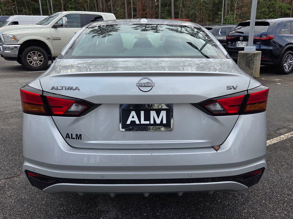 Used 2024 Nissan Altima 2.5 SV image 9