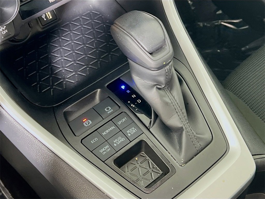 Certified 2025 Toyota RAV4 LE image 16