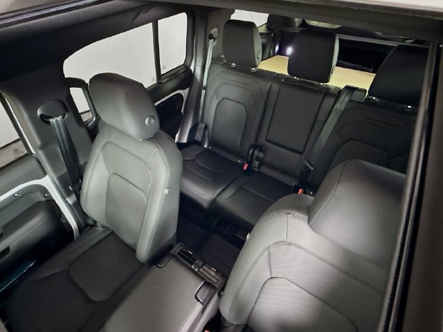 New 2026 Land Rover Defender 130 X-Dynamic SE AWD/4WD image 14