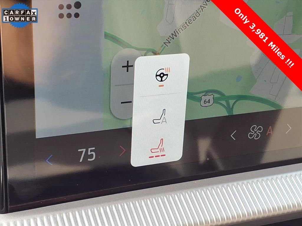 Used 2025 Ford Explorer Active w/ Active Comfort Package image 21