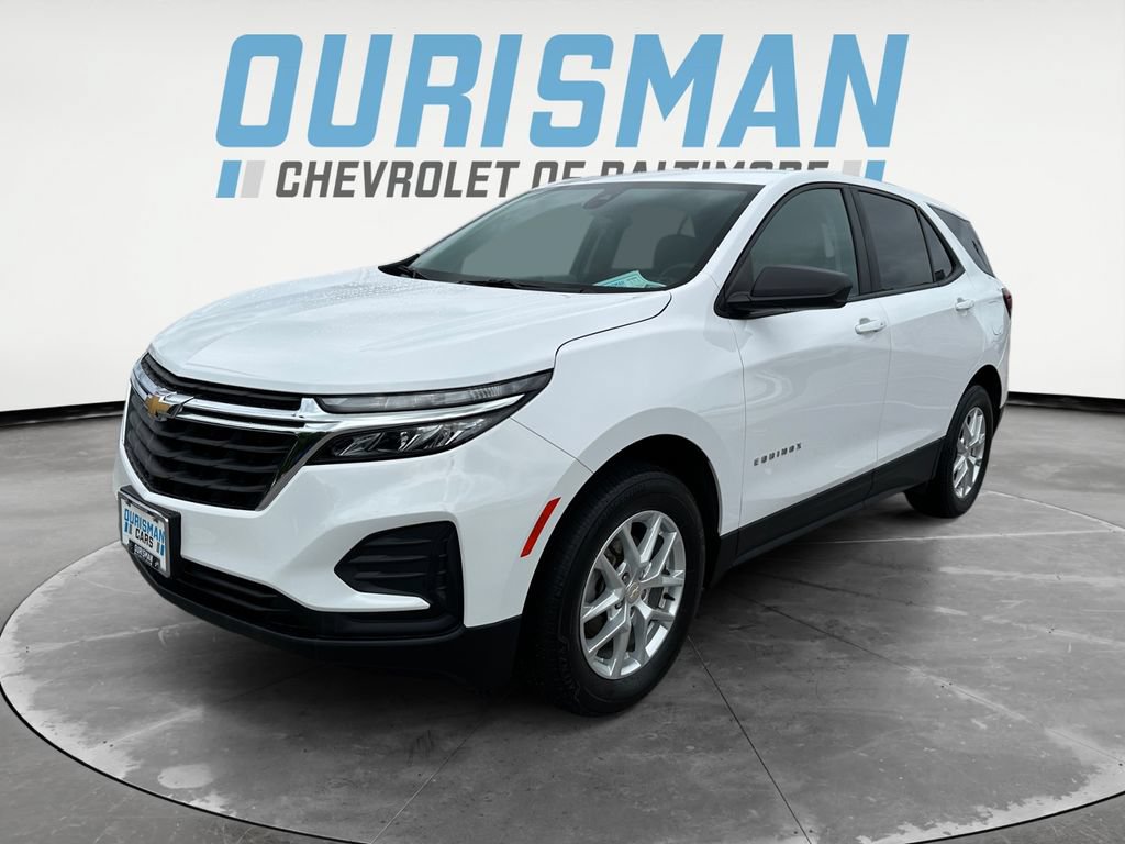 Used 2024 Chevrolet Equinox LS w/ LS Convenience Package AWD/4WD image 2