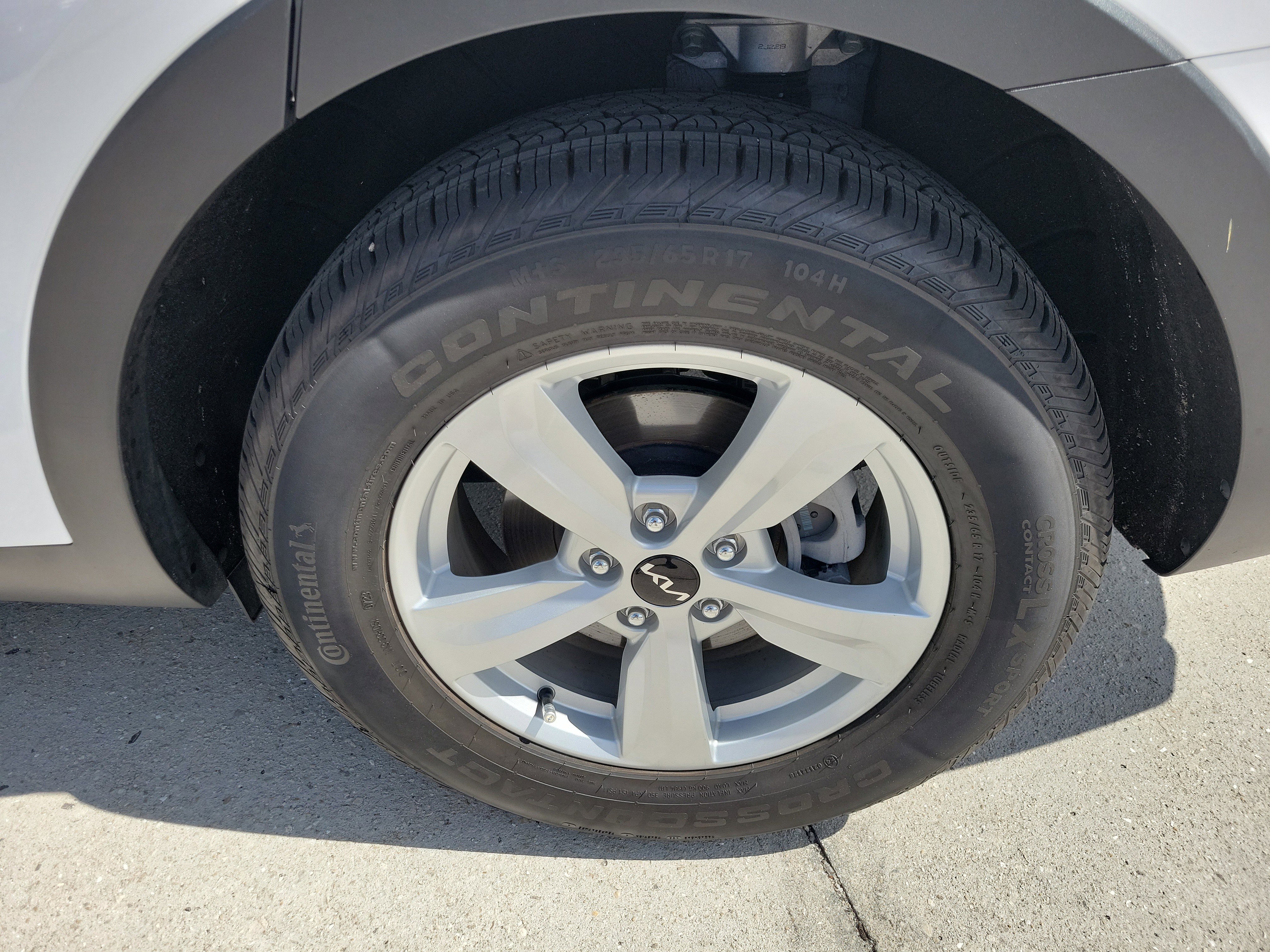 Certified 2023 Kia Sorento LX image 32