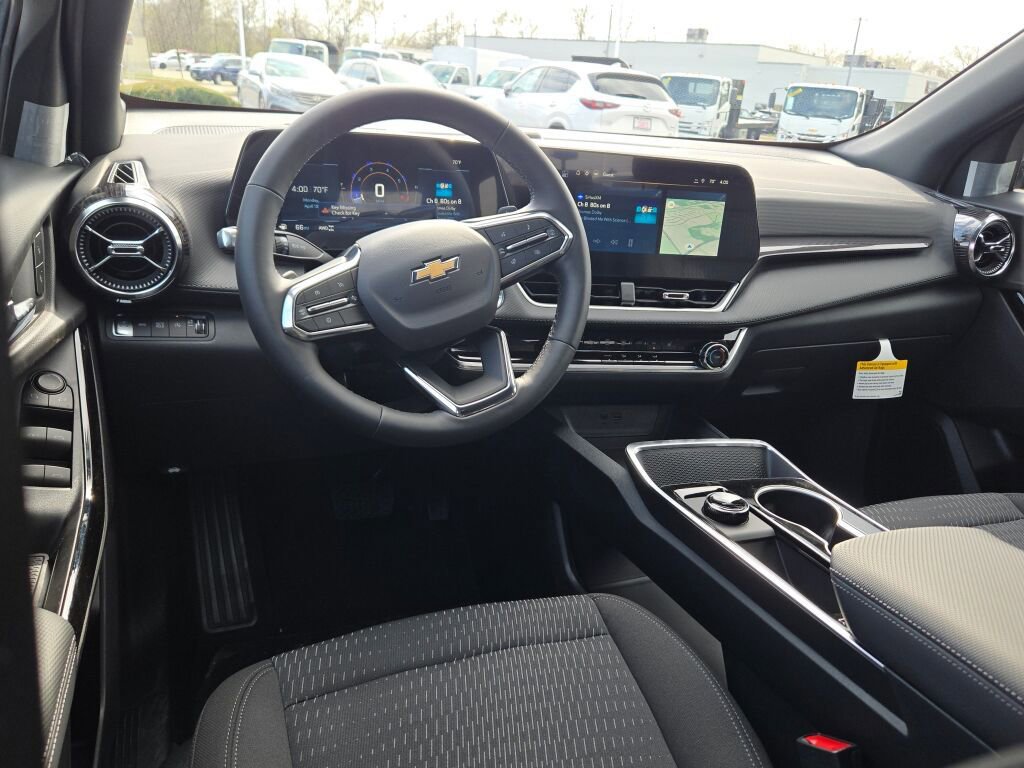 New 2026 Chevrolet Equinox LT AWD/4WD image 18