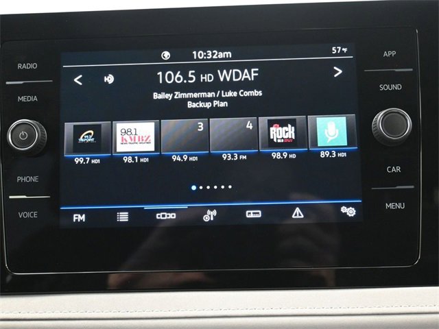 Certified 2025 Volkswagen Taos SE w/ Panoramic Sunroof Package image 20