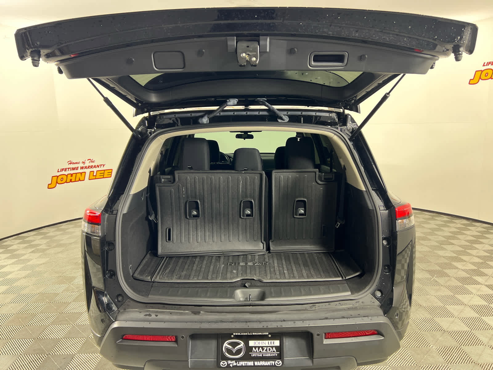 Used 2023 Nissan Pathfinder SV FWD image 4
