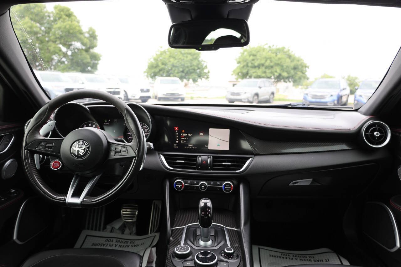 Used 2017 Alfa Romeo Giulia Quadrifoglio RWD image 14