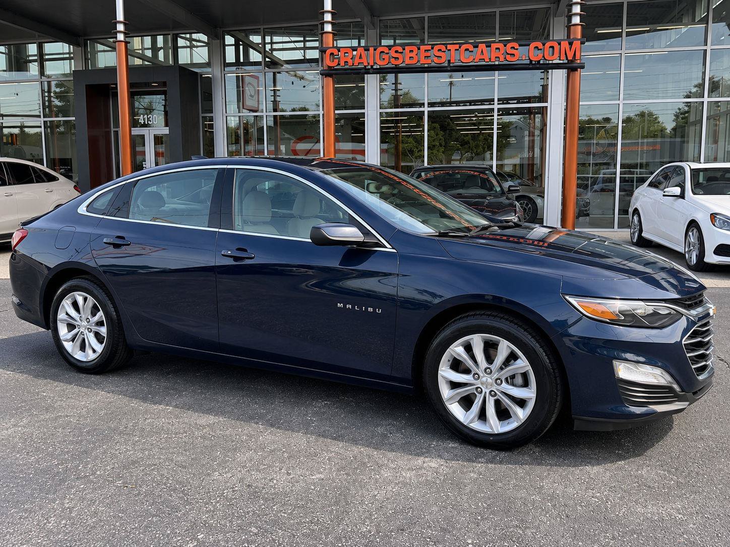Used 2022 Chevrolet Malibu LT FWD image 1