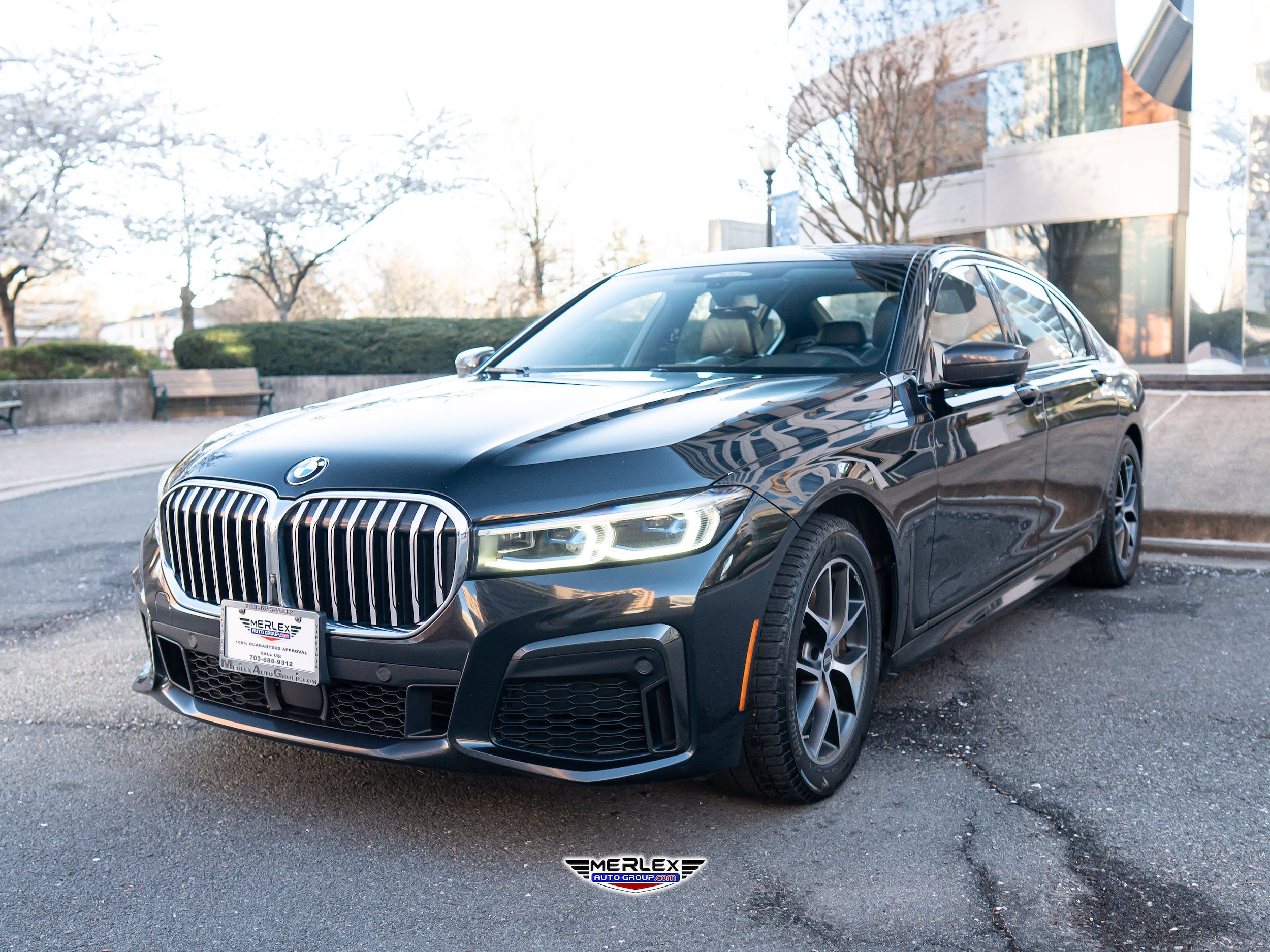 Used 2020 BMW 750i xDrive w/ Executive Package AWD/4WD image 3