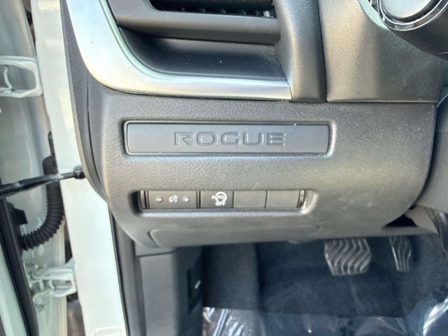 Used 2023 Nissan Rogue S AWD/4WD image 27