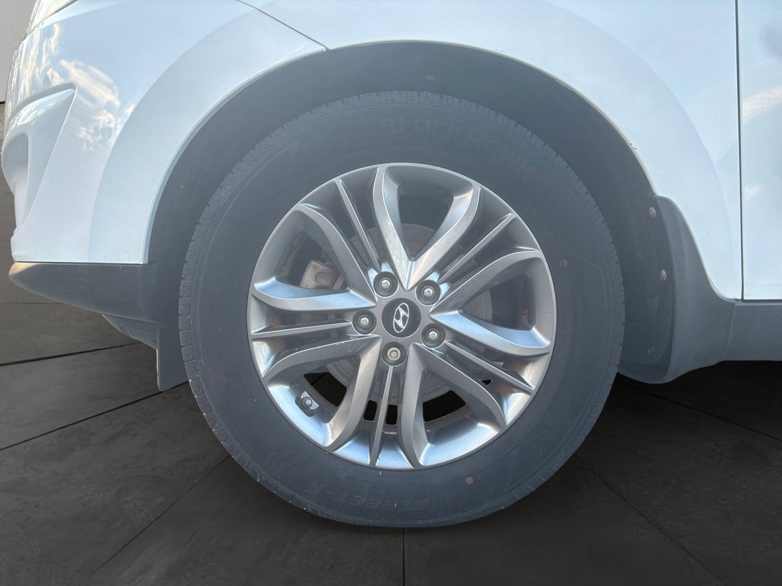 Used 2015 Hyundai Tucson SE image 14