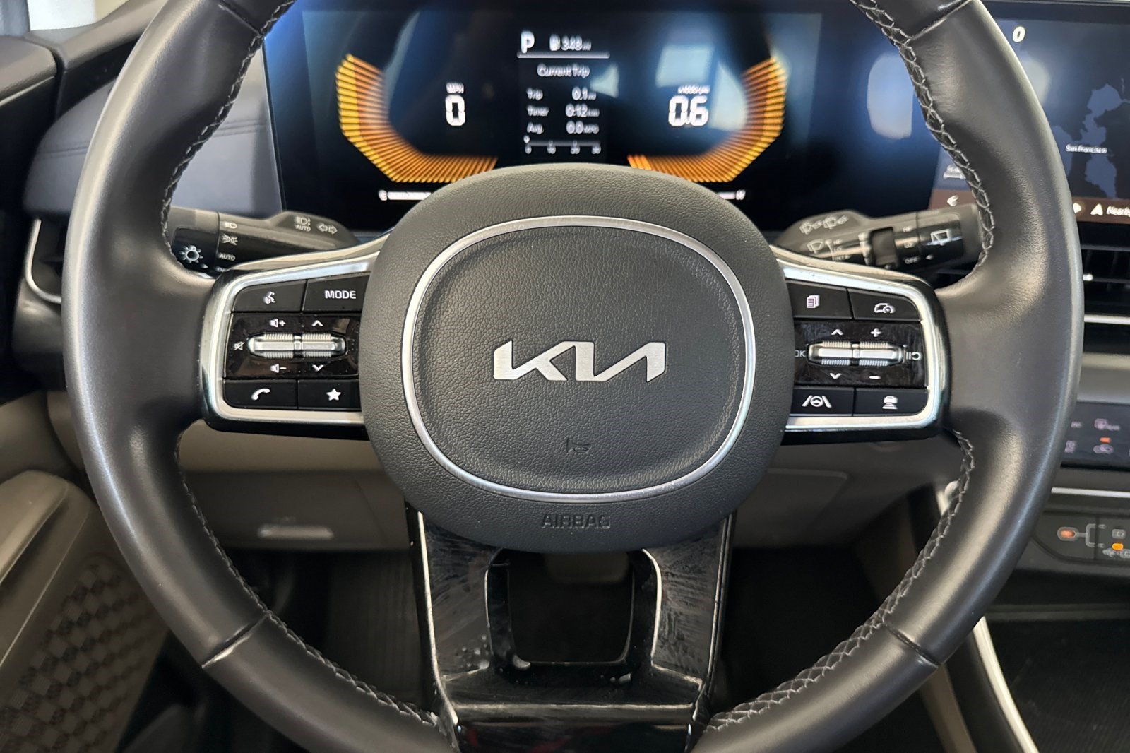 Used 2026 Kia Carnival FWD image 31
