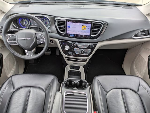 Certified 2023 Chrysler Pacifica Touring-L image 18