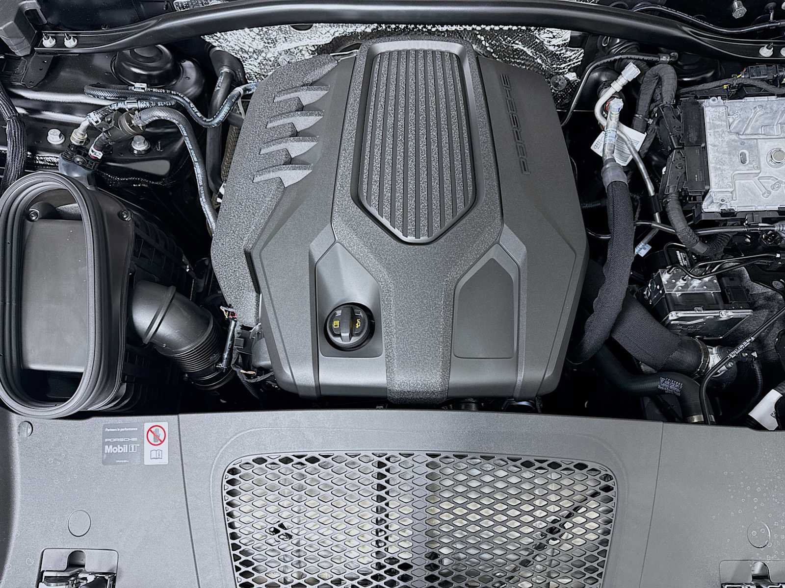 New 2026 Porsche Macan AWD/4WD image 31