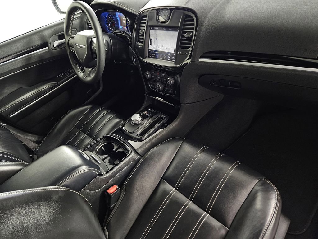 Used 2023 Chrysler 300 S RWD image 33