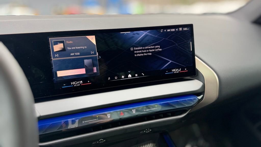 Certified 2025 BMW X3 xDrive30i w/ Premium Package image 16