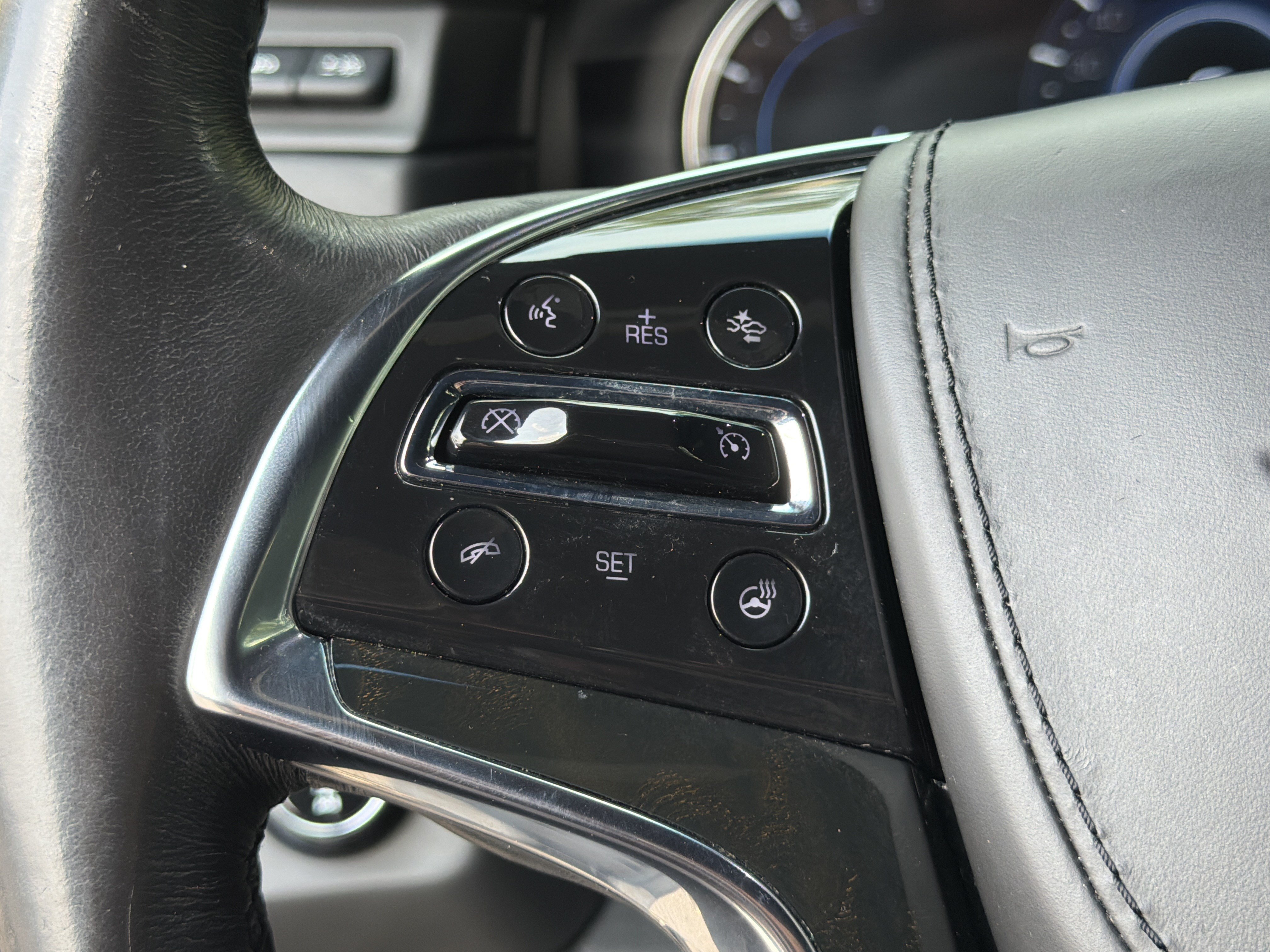 Used 2019 Cadillac Escalade Platinum AWD/4WD image 32