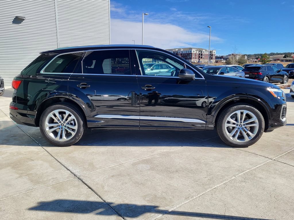 Used 2025 Audi Q7 3.0T Premium w/ Convenience Package image 2