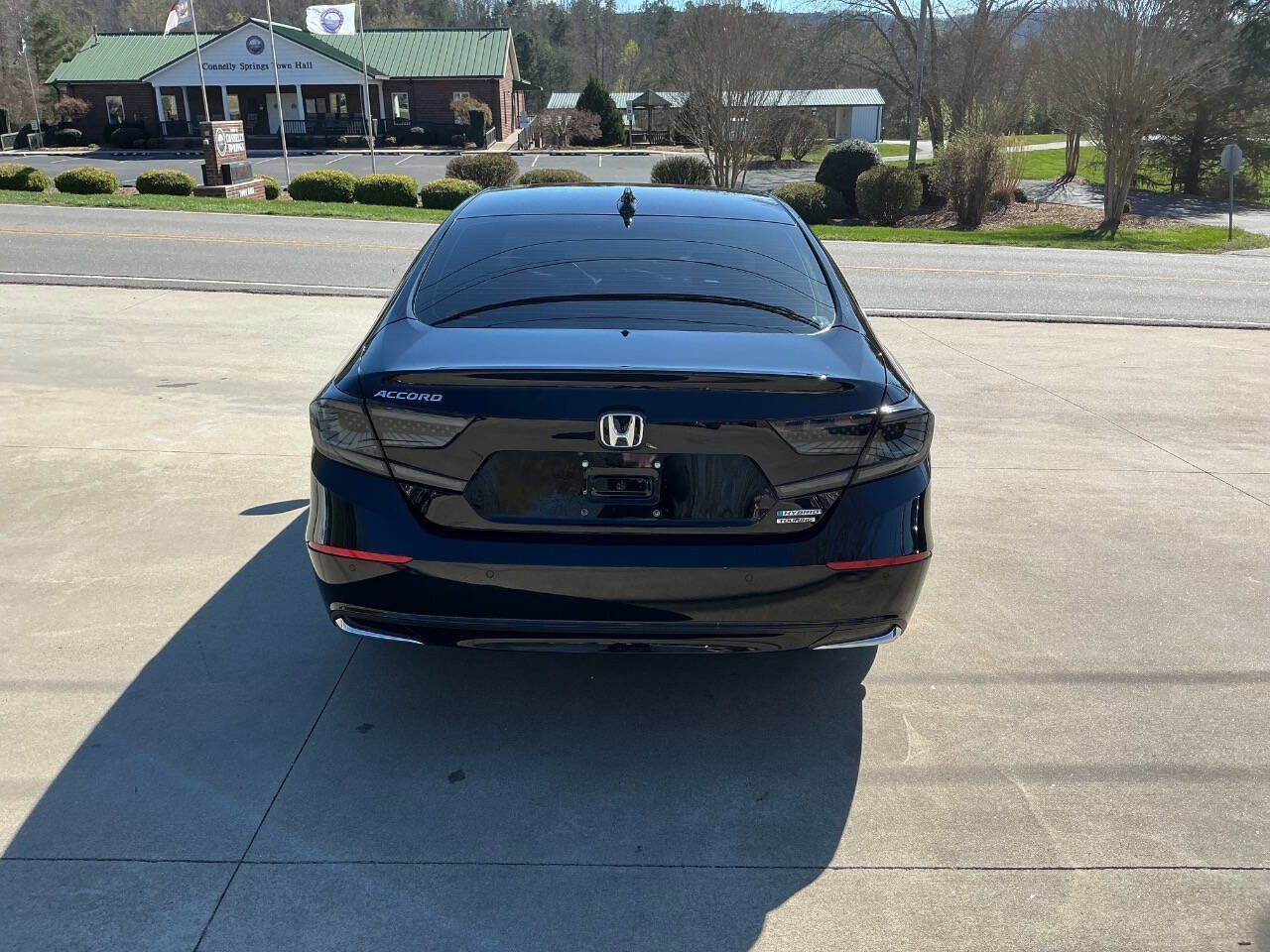 Used 2019 Honda Accord Touring image 5