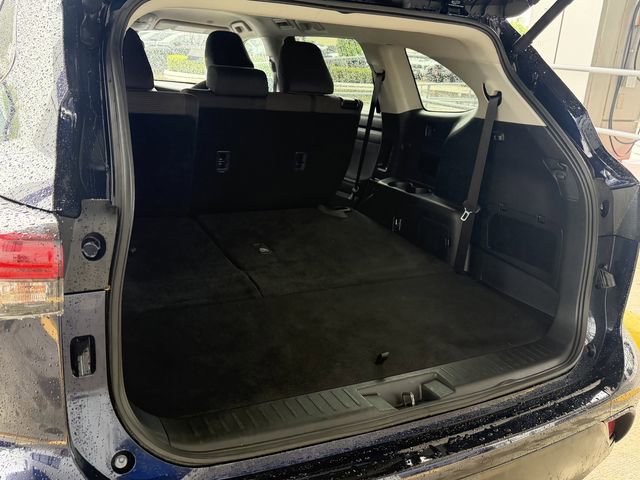Certified 2025 Toyota Highlander LE FWD image 23