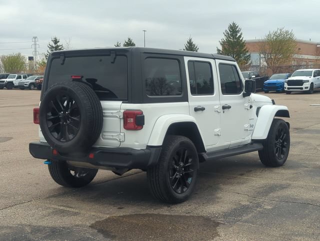Used 2022 Jeep Wrangler Unlimited Sahara w/ Cold Weather Group AWD/4WD image 3