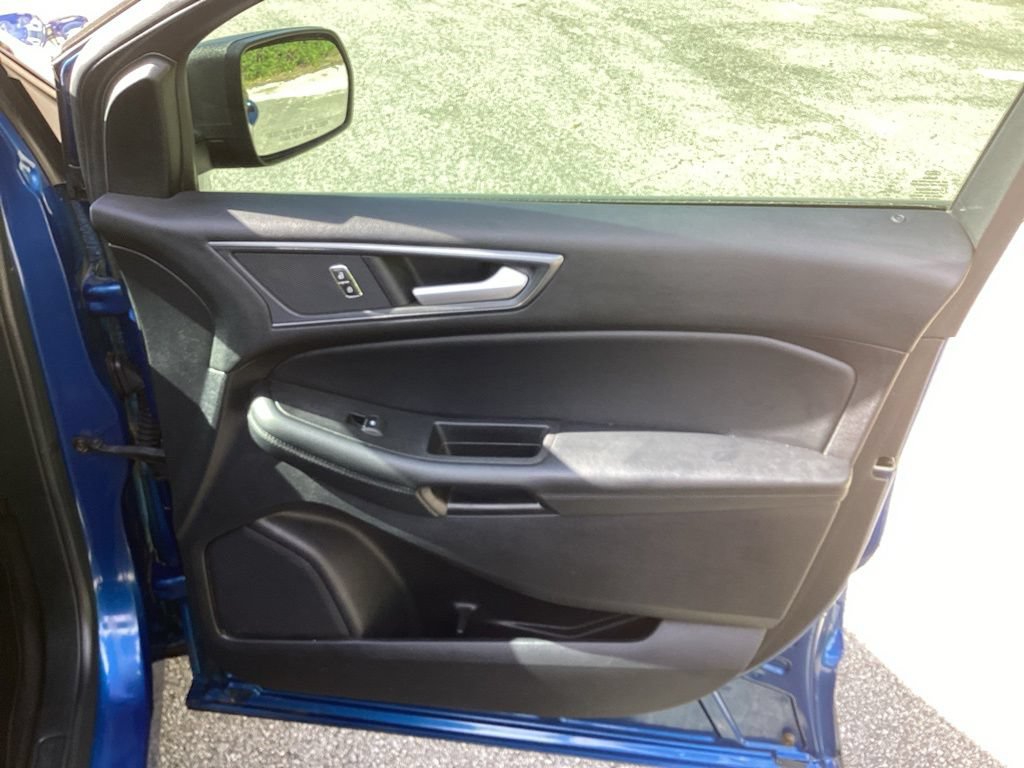 Used 2020 Ford Edge SE w/ Cargo Accessory Package FWD image 30