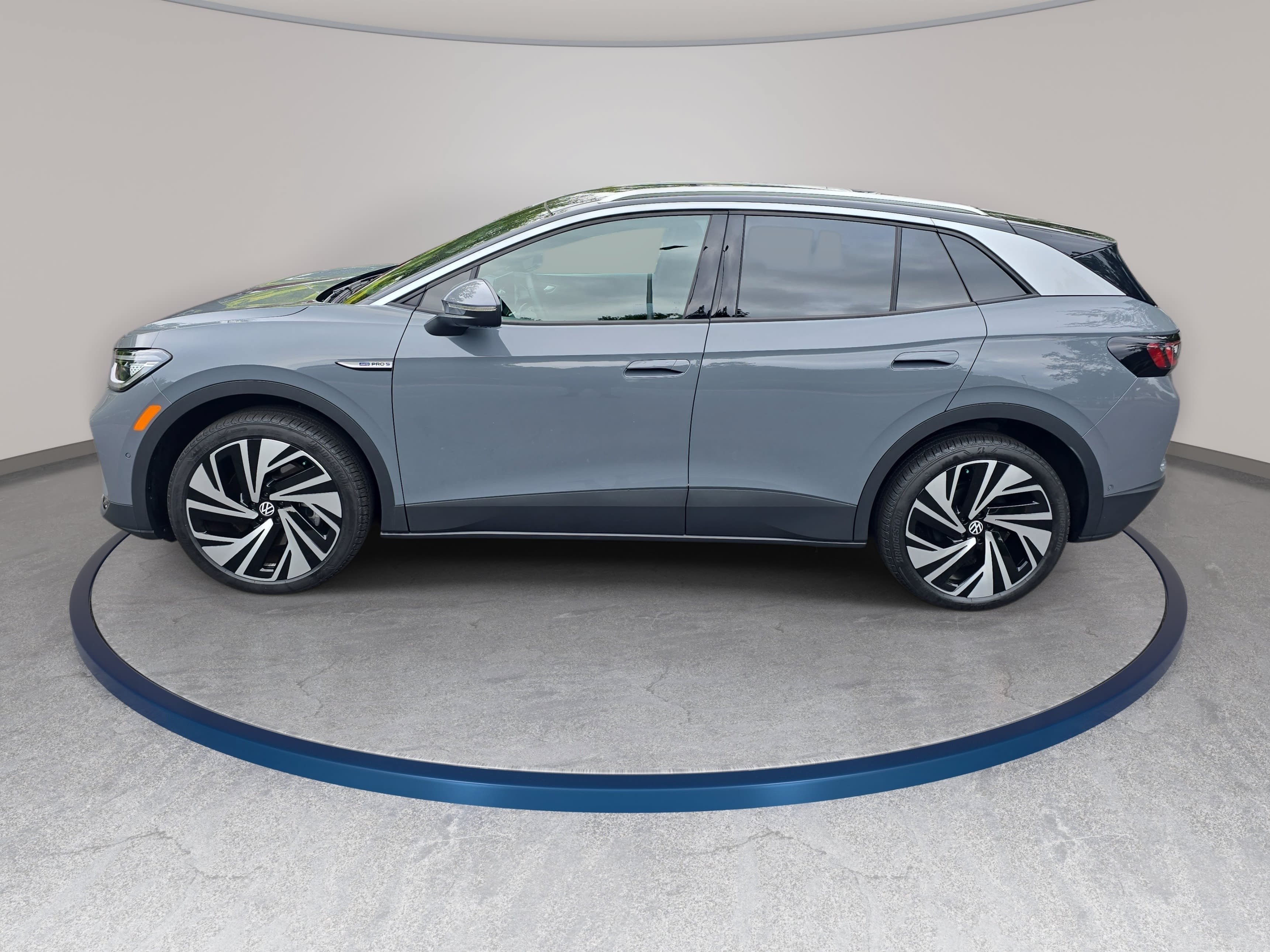 Certified 2025 Volkswagen ID.4 Pro S Plus AWD/4WD image 8