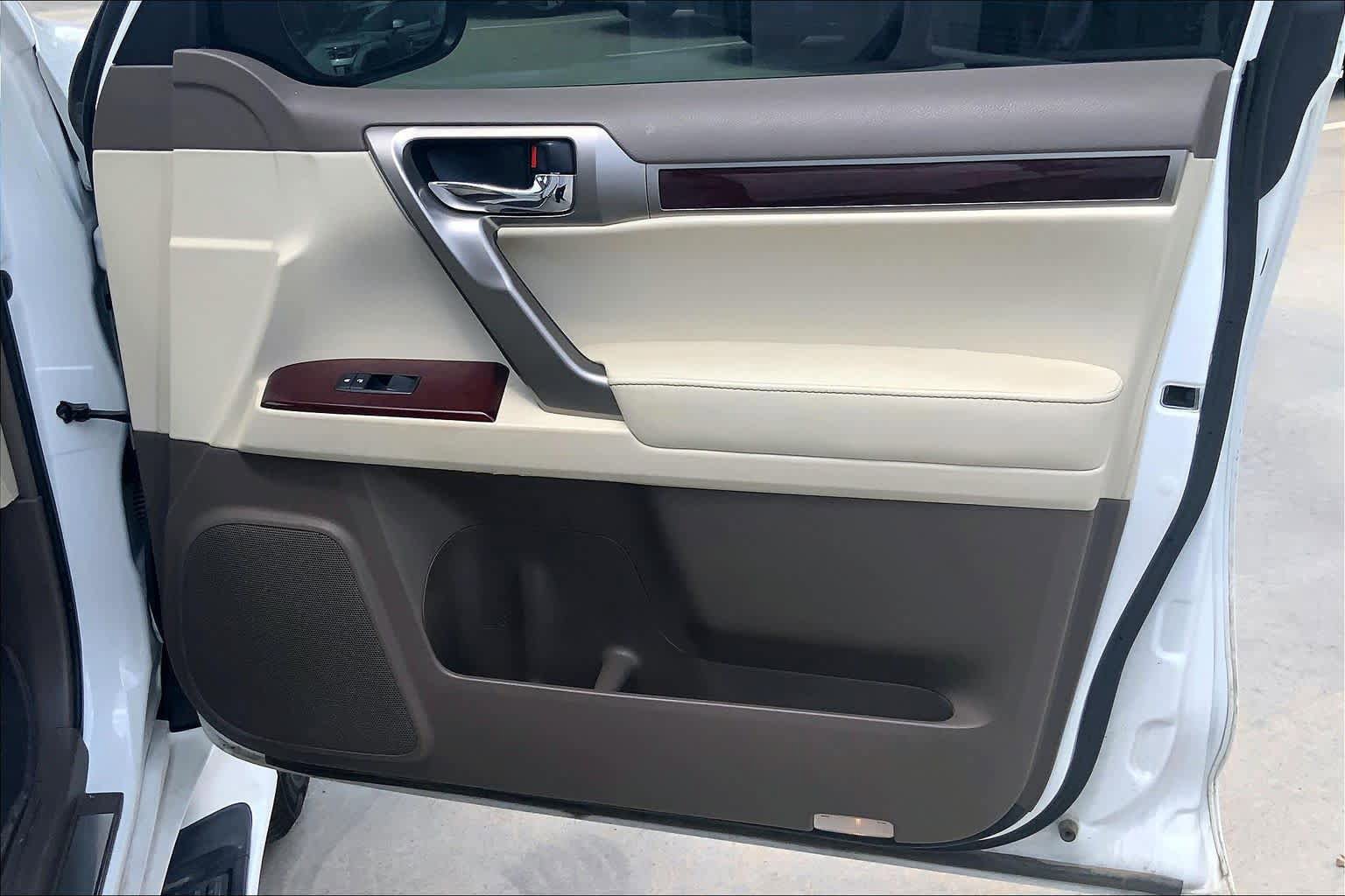 Used 2019 Lexus GX 460 Luxury AWD/4WD image 23