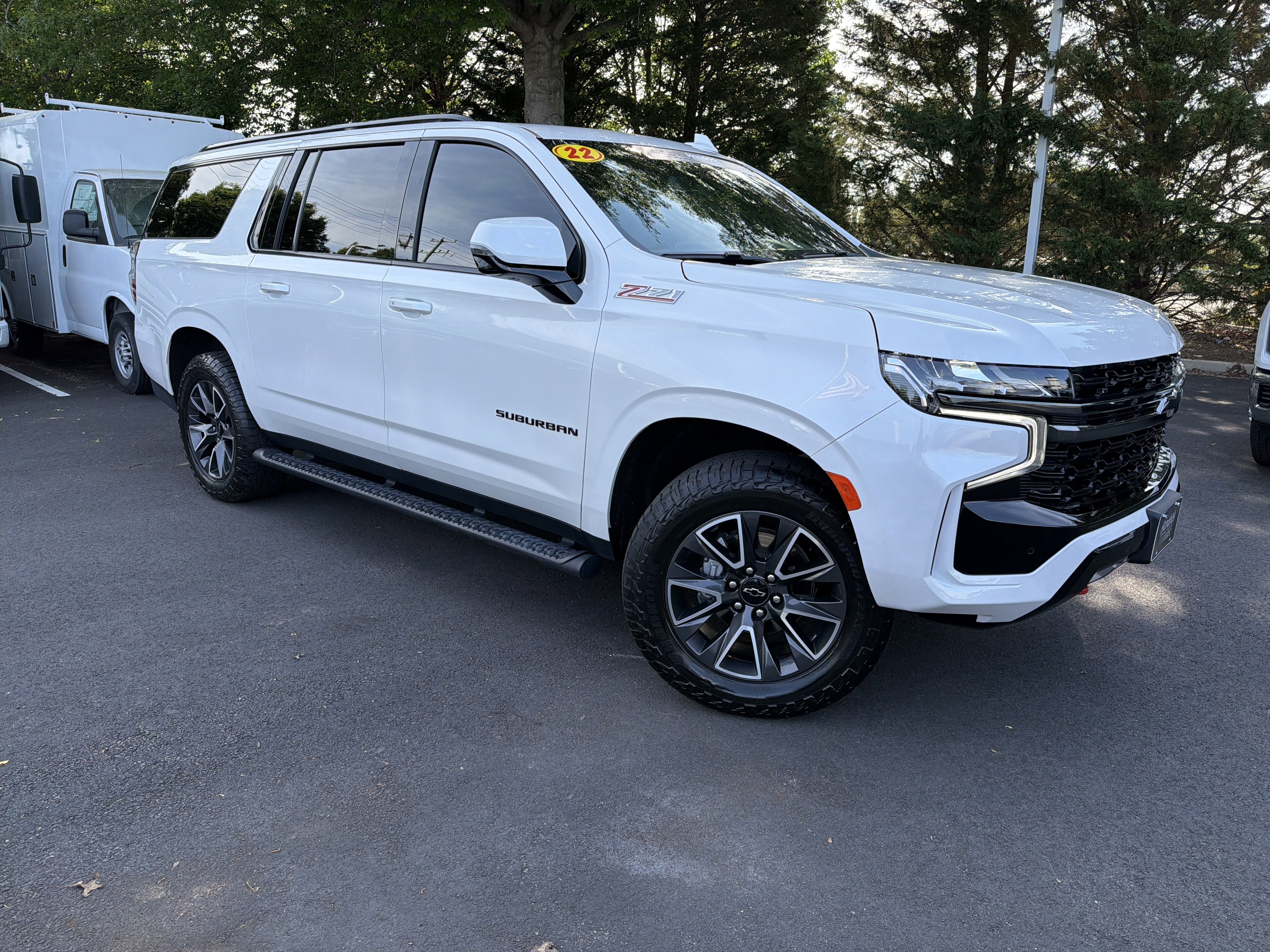 Used 2022 Chevrolet Suburban Z71 w/ Luxury Package AWD/4WD image 2