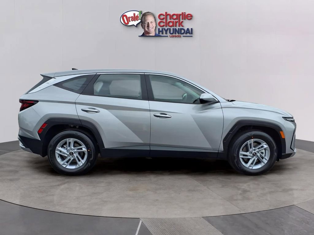 New 2026 Hyundai Tucson SE image 6