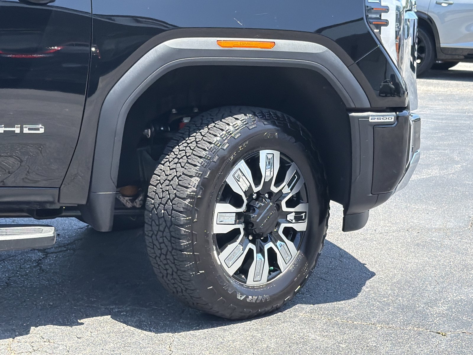 Used 2026 GMC Sierra 2500 Denali w/ Technology Package AWD/4WD image 5