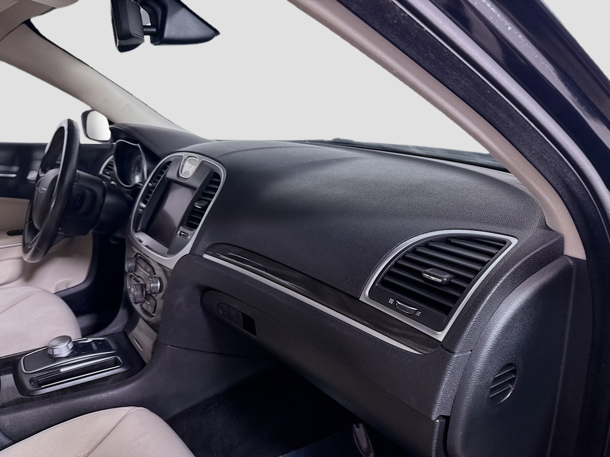 Used 2020 Chrysler 300 Touring image 30