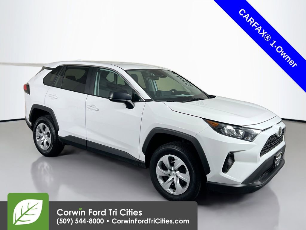 Used 2022 Toyota RAV4 LE image 1