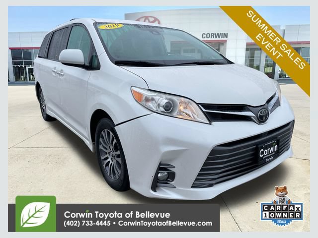Used 2019 Toyota Sienna XLE FWD image 1