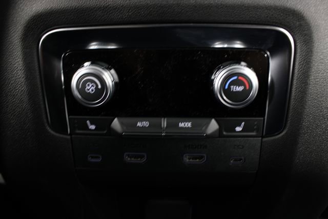 New 2026 GMC Yukon XL AT4 w/ AT4 Premium Plus Package AWD/4WD image 24