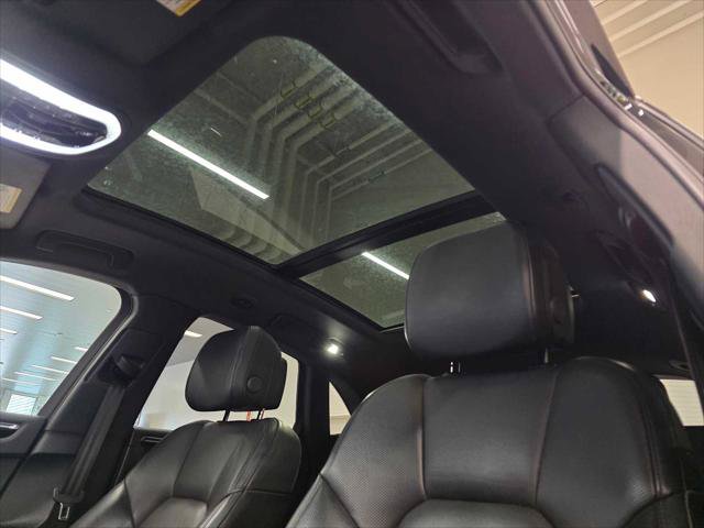 Used 2024 Porsche Macan AWD/4WD image 22