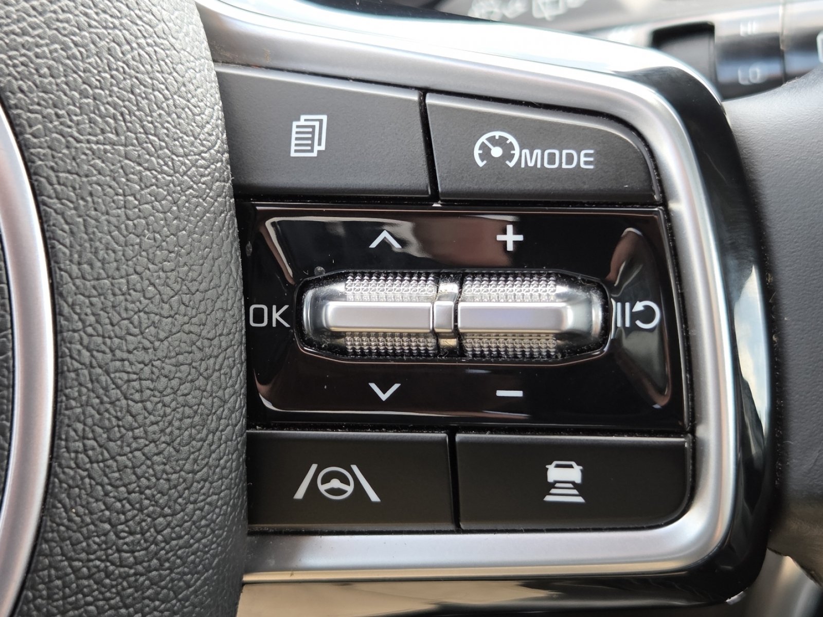 Used 2022 Kia Sorento SX AWD/4WD image 11