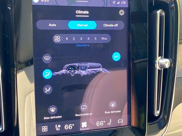 Used 2023 Volvo XC40 B5 Plus image 26