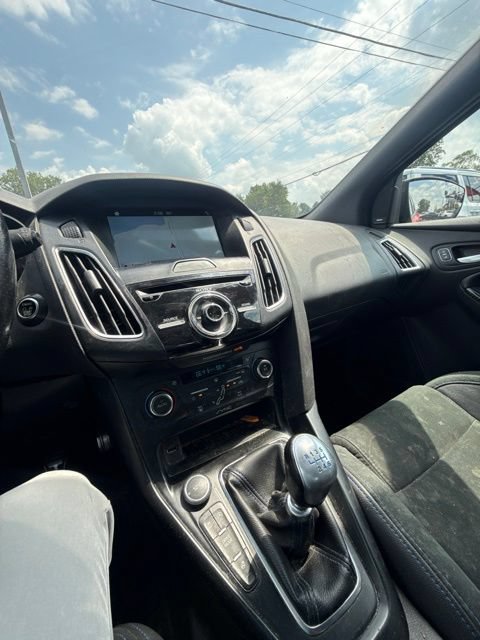 Used 2018 Ford Focus RS AWD/4WD image 23